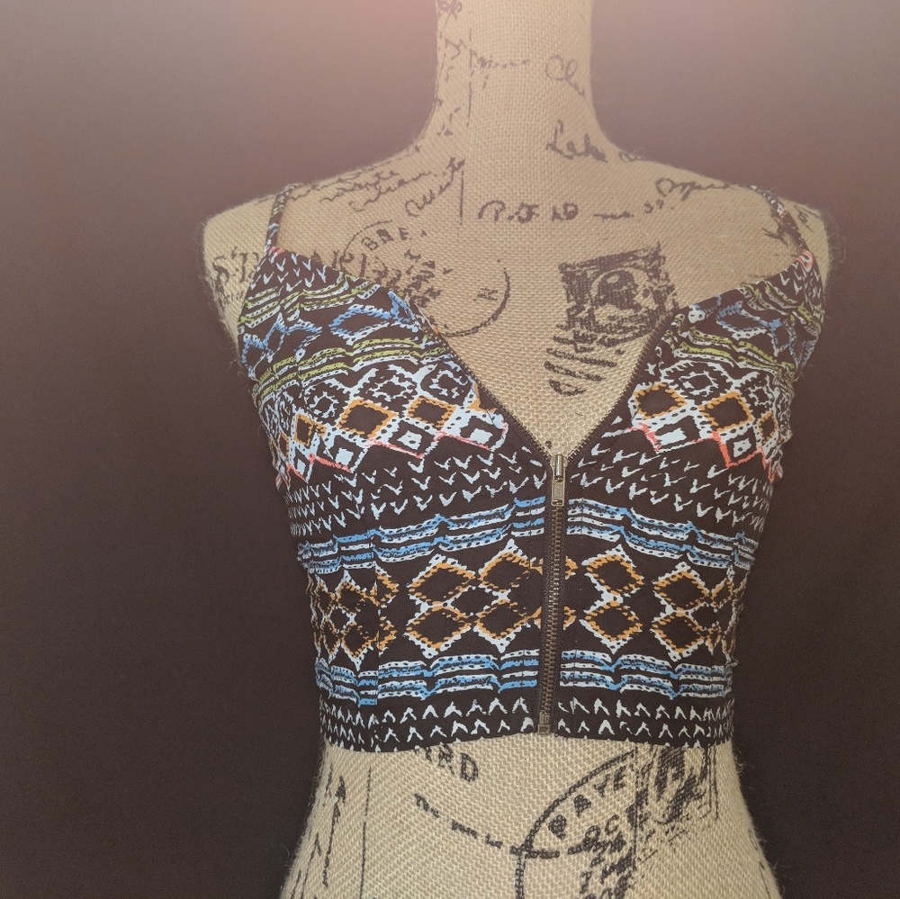 Front zipped bralett/workout tank